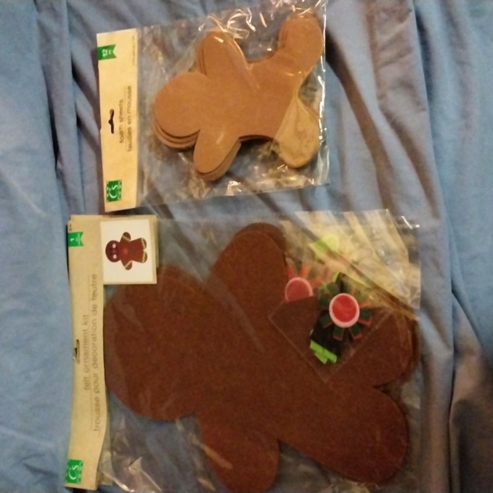 Bundle of 5 Crafters Square Gingerbread men kits and foam sheets